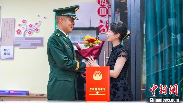 軍功章有你的一半?！堦愑?攝