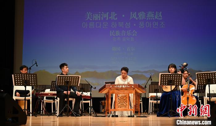 圖為音樂會現(xiàn)場?！∈谞栔袊幕行墓﹫D