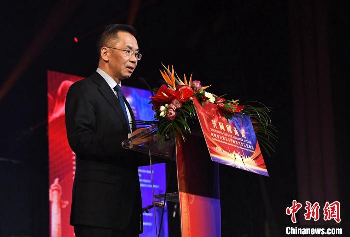 當(dāng)?shù)貢r間1月16日晚，以“共同向未來”為題的慶祝中法建交60周年大型文藝晚會在巴黎舉辦。中國駐法國大使盧沙野出席晚會并致辭。 <a target='_blank' href='/' _fcksavedurl='/'><p  align=