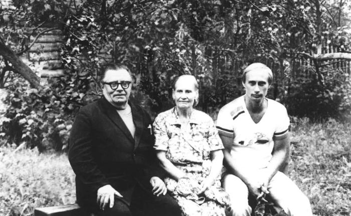 從圣彼得堡到莫斯科，普京從政大事記：下一個六年怎么走？