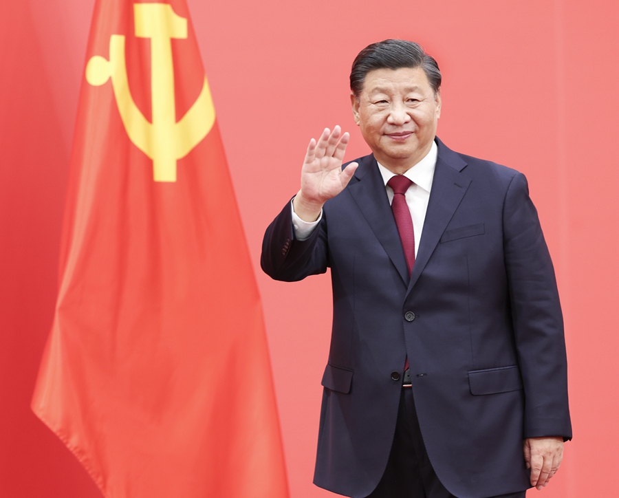 2022年10月23日，習(xí)近平在北京人民大會(huì)堂同采訪中共二十大的中外記者親切見(jiàn)面。