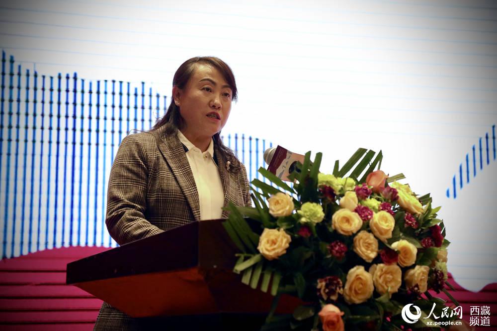 拉薩市旅游發(fā)展局相關(guān)負責人發(fā)言。人民網(wǎng) 次仁羅布攝